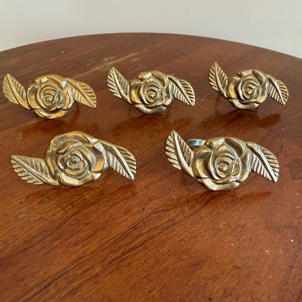 Set of 5 Solid Brass Napkin Rings Single Rose with Leaves Table Decor - Picture 3 of 6
